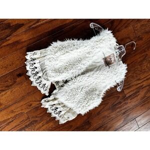 Amy Women's Sz XS Faux Fur‎ Lace Vest Boho Festival Taupe Cream READ